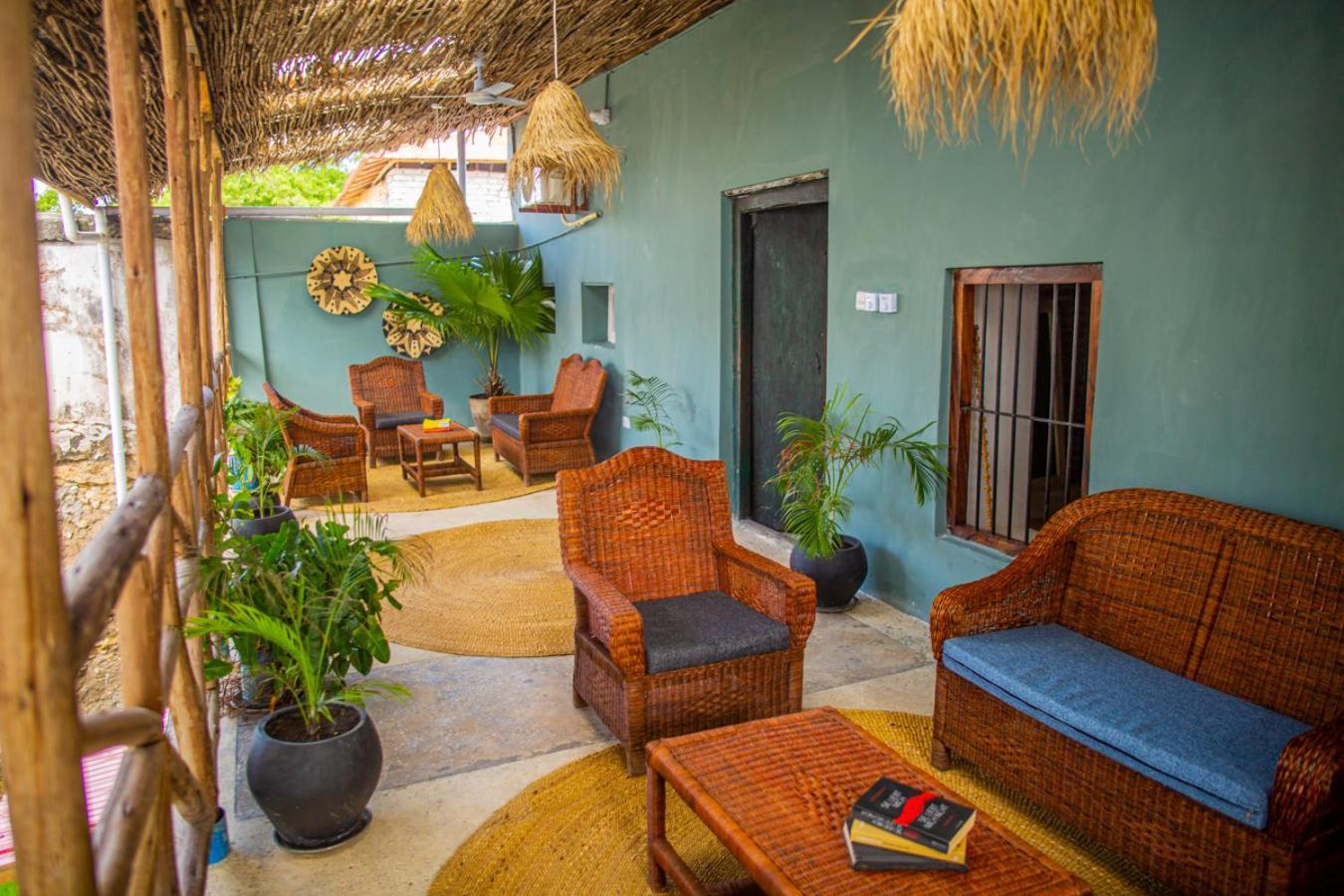 Hotel Firefly West Wing à Bagamoyo Extérieur photo